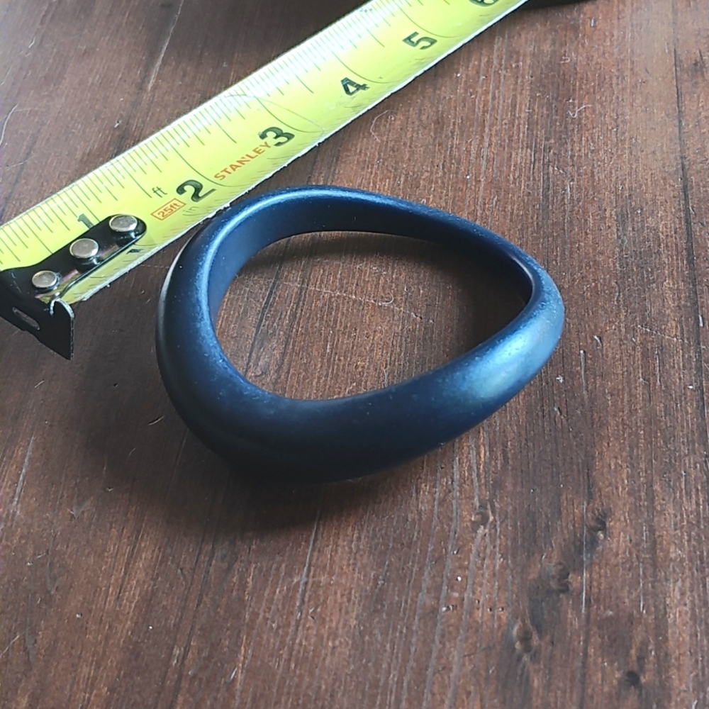 COS navy curved resin bangle bracelet